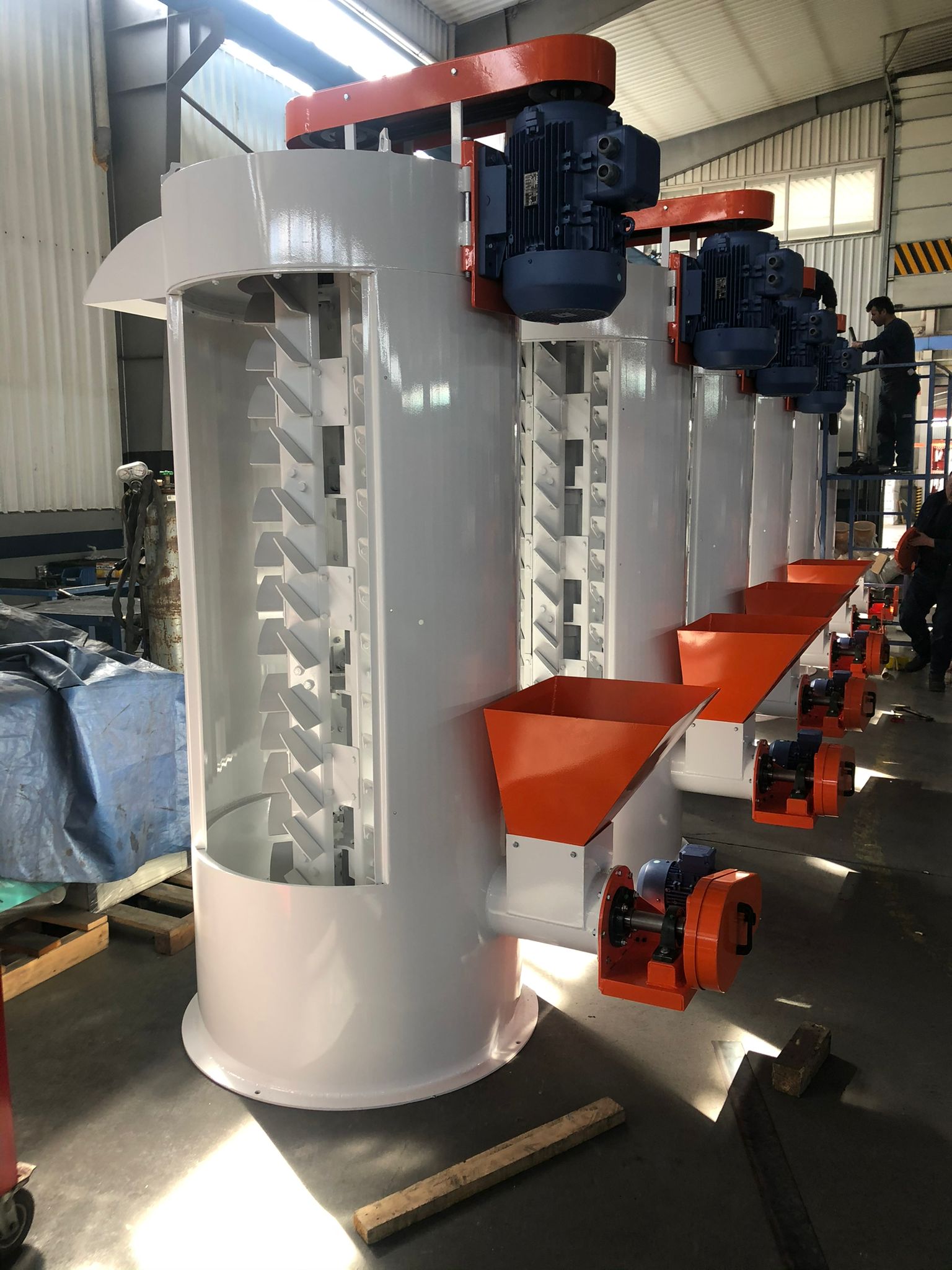 Vertical centrifuge systems